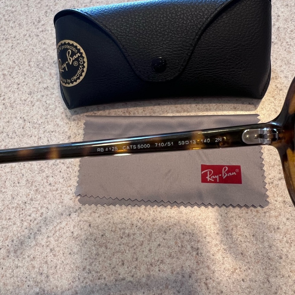 Ray-Ban Cats 5000 Classic Sunglasses